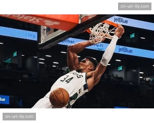 文班亚马攻防竭尽全力仍遭绝杀,愤然离场显不甘 文班亚马攻防竭尽全力仍遭绝杀,愤然离场显不甘